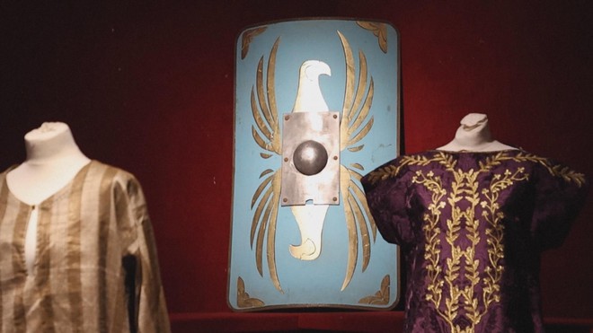 Bán đấu giá nhiều đạo cụ phim Hollywood tại Pháp - Ảnh 1.