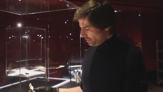 Bán đấu giá nhiều đạo cụ phim Hollywood tại Pháp - Ảnh 3.