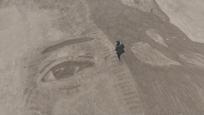 Tranh cát khổng lồ "Tiếng kêu cứu của Hind Rajab" - Ảnh 3.