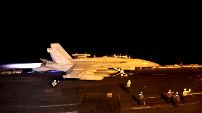 Mỹ bác bỏ thông tin tàu sân bay bị vô hiệu hóa - Ảnh 2.