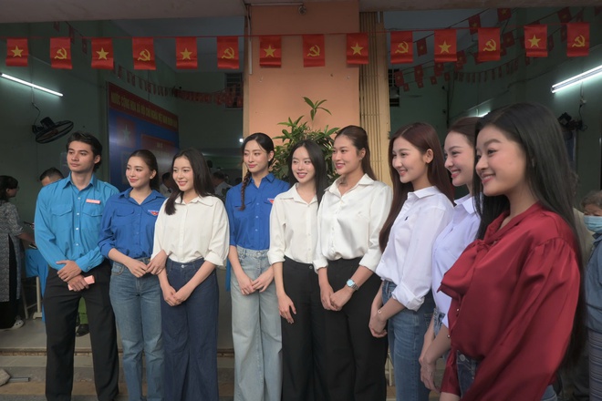 [Trực tiếp] Cầu truyền hình “Ngày hội non sông”: Nhiều gia đình cùng nhau đi bầu - Ảnh 23.