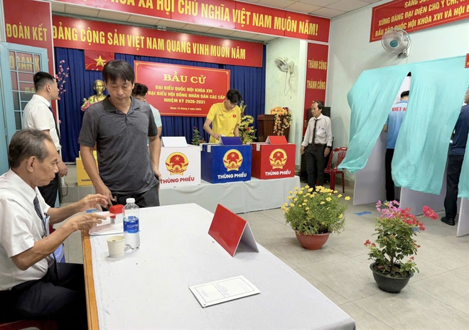 Hàng trăm HLV, VĐV tham gia bầu cử Đại biểu Quốc hội khóa XVI và HĐND các cấp nhiệm kỳ 2026–2031 - Ảnh 17.