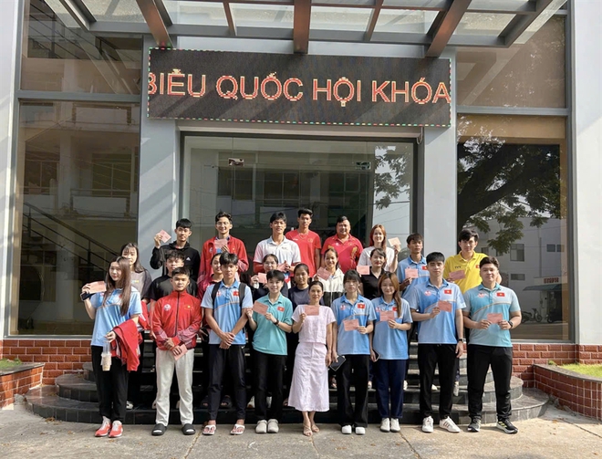 Hàng trăm HLV, VĐV tham gia bầu cử Đại biểu Quốc hội khóa XVI và HĐND các cấp nhiệm kỳ 2026–2031 - Ảnh 14.