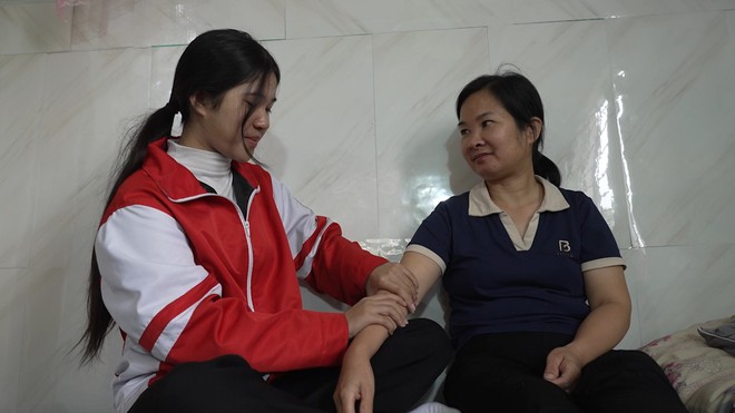 Mái ấm gia đình Việt: Minh Phương không cho phép mình yếu đuối sau khi mất cha - Ảnh 4.