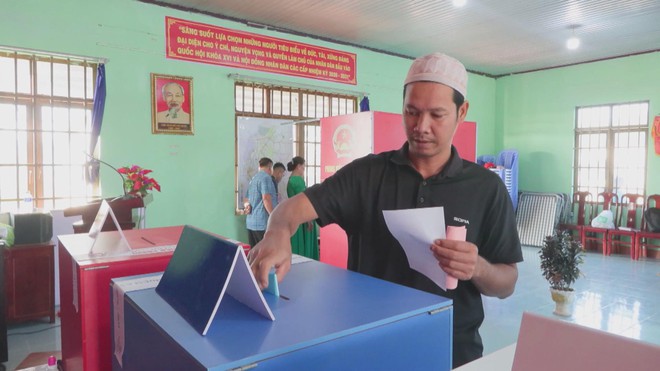 Mỗi lá phiếu của đồng bào Chăm: Kỳ vọng vào những đại biểu vì dân - Ảnh 3.