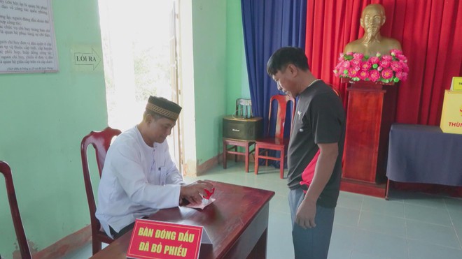 Mỗi lá phiếu của đồng bào Chăm: Kỳ vọng vào những đại biểu vì dân - Ảnh 2.