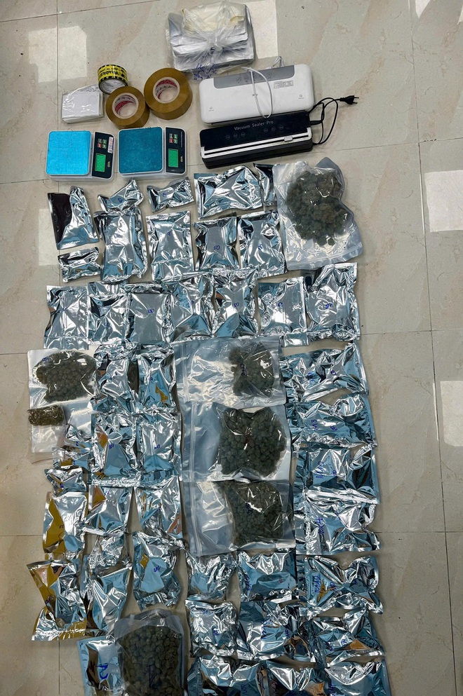 Đà Nẵng: Triệt phá đường dây bán cần sa "núp bóng" shop thời trang, thu giữ 20kg ma túy - Ảnh 4.