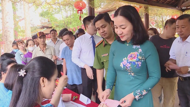 Không khí bầu cử rộn ràng tại khu vực phía Bắc TP. Hồ Chí Minh - Ảnh 2.