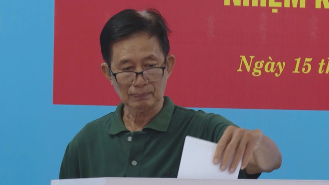 Không khí bầu cử sôi nổi tại các địa phương phía Đông TP. Hồ Chí Minh - Ảnh 2.