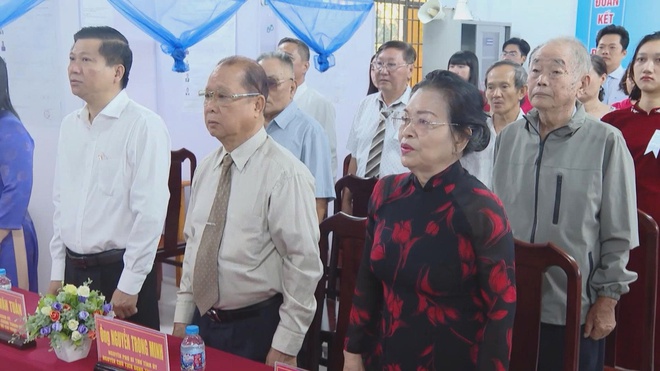 Không khí bầu cử sôi nổi tại các địa phương phía Đông TP. Hồ Chí Minh - Ảnh 5.