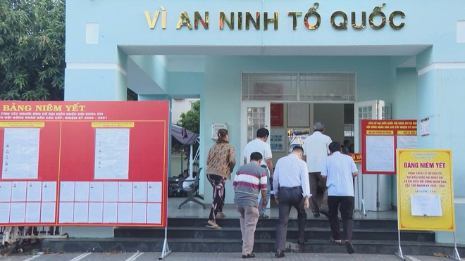 Không khí bầu cử sôi nổi tại các địa phương phía Đông TP. Hồ Chí Minh - Ảnh 3.