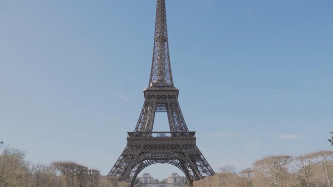 Pháp mở lại cầu treo bằng lưới trên Tháp Eiffel - Ảnh 1.