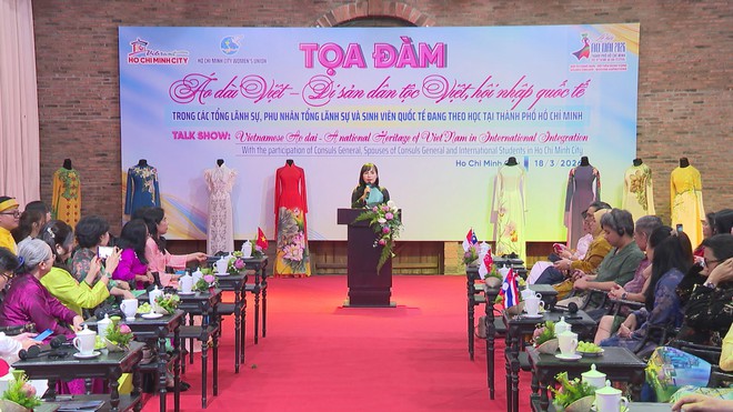 Áo dài Việt - Di sản dân tộc Việt, hội nhập quốc tế - Ảnh 1.