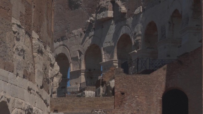 Đấu trường La Mã Colosseum mở cửa lại một phần - Ảnh 4.