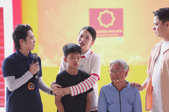 Xót xa khi bé Hoàng Tâm nói "Con chỉ là một đứa trẻ bất hạnh" - Mái ấm gia đình Việt - Ảnh 11.