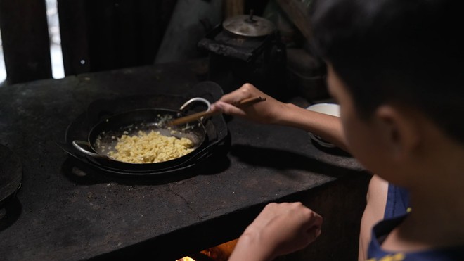 Xót xa khi bé Hoàng Tâm nói "Con chỉ là một đứa trẻ bất hạnh" - Mái ấm gia đình Việt - Ảnh 7.