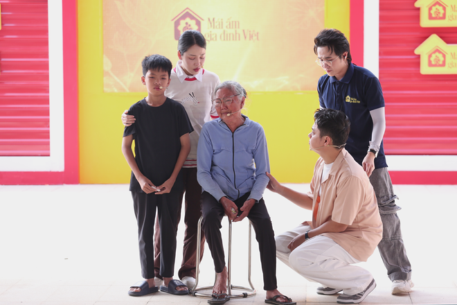 Xót xa khi bé Hoàng Tâm nói "Con chỉ là một đứa trẻ bất hạnh" - Mái ấm gia đình Việt - Ảnh 12.