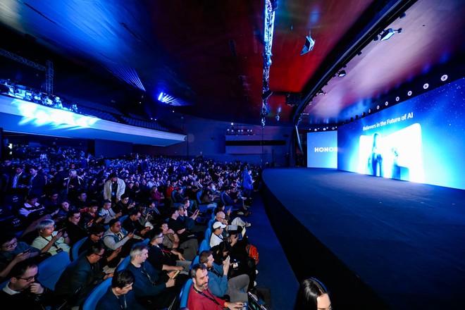 HONOR giới thiệu HONOR Robot Phone tại MWC 2026 - Ảnh 1.