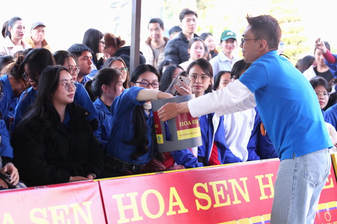 Tập 2 "Mái ấm gia đình Việt" trao hơn 280 triệu đến ba em nhỏ khó khăn - Ảnh 11.