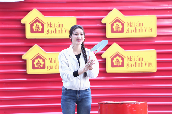 Tập 2 "Mái ấm gia đình Việt" trao hơn 280 triệu đến ba em nhỏ khó khăn - Ảnh 7.