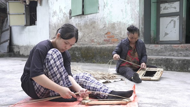 Mái ấm gia đình Việt: Không có cha, cô bé sống trong nỗi lo bơ vơ khi mẹ bệnh - Ảnh 3.