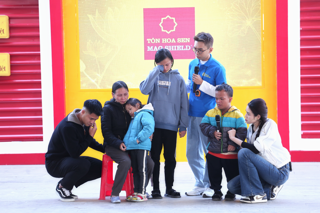 Mái ấm gia đình Việt: Chồng qua đời, người vợ bệnh tật gồng gánh nuôi ba con nhỏ - Ảnh 11.