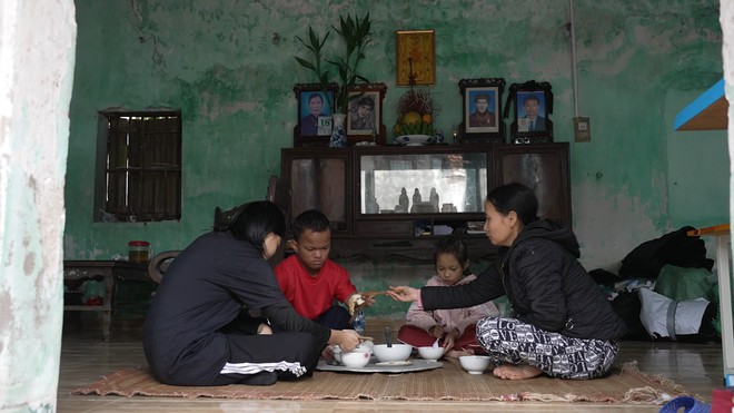 Mái ấm gia đình Việt: Chồng qua đời, người vợ bệnh tật gồng gánh nuôi ba con nhỏ - Ảnh 7.