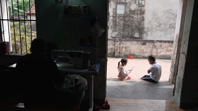 Mái ấm gia đình Việt: Chồng qua đời, người vợ bệnh tật gồng gánh nuôi ba con nhỏ - Ảnh 8.