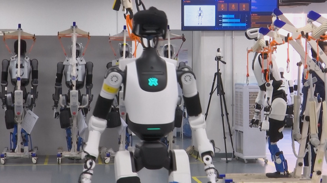 Cận cảnh quy trình kiểm tra robot hình người ở Bắc Kinh (Trung Quốc) - Ảnh 8.