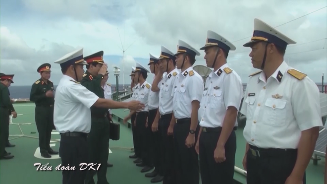 Vùng 2 hải quân đón nhận huân chương, tiểu đoàn DK1 được phong anh hùng lần thứ 2 - Ảnh 2.