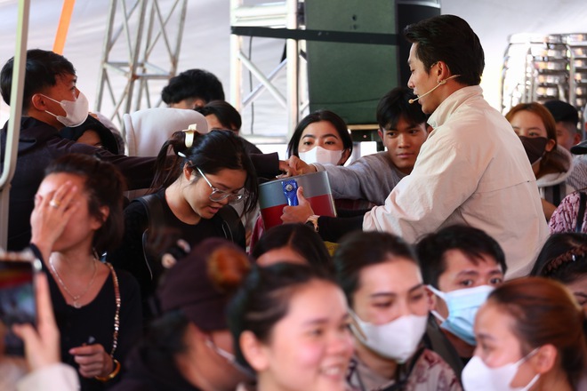 "Mái ấm gia đình Việt" khởi quay ngày đầu tiên tại Đăk Lăk - Ảnh 2. "Mái ấm gia đình Việt" khởi quay ngày đầu tiên tại Đăk Lăk - Ảnh 2.