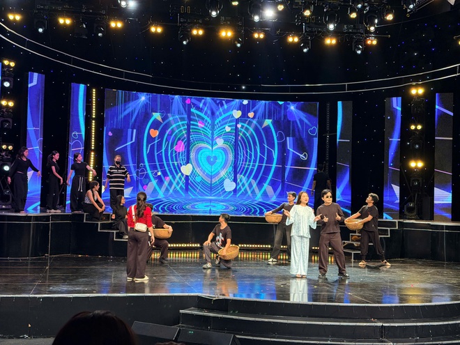 Vầng trăng cổ nhạc 262: Khúc tình ca ngọt ngào trên đồng lúa quê hương- Ảnh 1. Vầng trăng cổ nhạc 262: Khúc tình ca ngọt ngào trên đồng lúa quê hương- Ảnh 1.