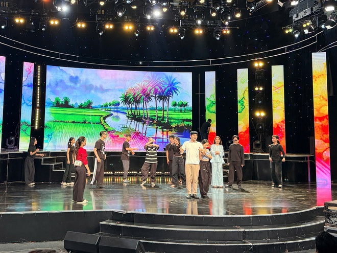 Vầng trăng cổ nhạc 262: Khúc tình ca ngọt ngào trên đồng lúa quê hương- Ảnh 4. Vầng trăng cổ nhạc 262: Khúc tình ca ngọt ngào trên đồng lúa quê hương- Ảnh 4.