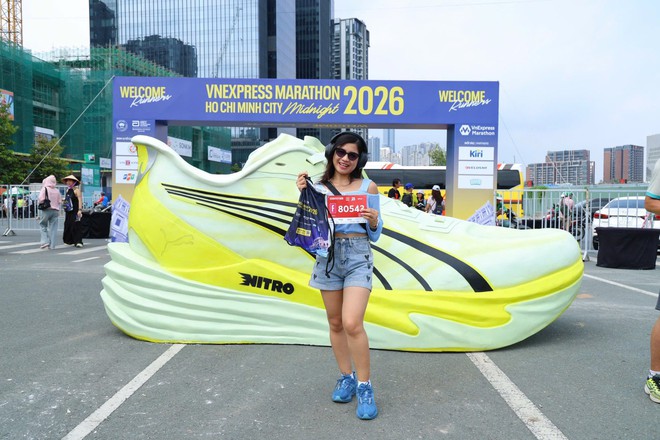 13.000 runner “thắp sáng” trung tâm TP. Hồ Chí Minh giữa đêm khuya - Ảnh 11.