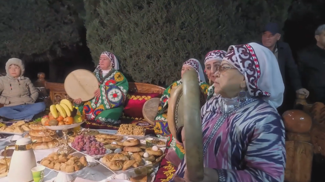 Tajikistan rộn ràng đón lễ hội mùa xuân Nowruz - Ảnh 4.