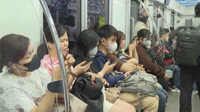 Giao thông công cộng TP. Hồ Chí Minh tăng trưởng mạnh khi giá xăng biến động - Ảnh 1.