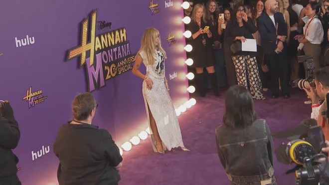 Dàn sao Hannah Montana hội ngộ sau 2 thập kỷ - Ảnh 1.