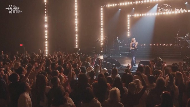 Dàn sao Hannah Montana hội ngộ sau 2 thập kỷ - Ảnh 4.