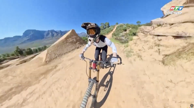  Hấp dẫn sự kiện xe đạp địa hình Darkfest - Ảnh 7.