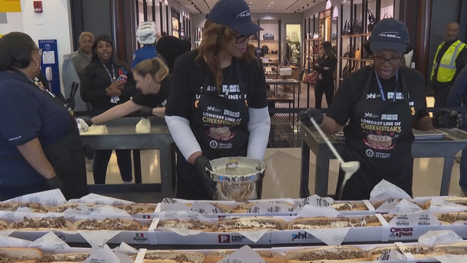 1291 bánh mì cheesesteak lập kỷ lục Guinness mới - Ảnh 2.