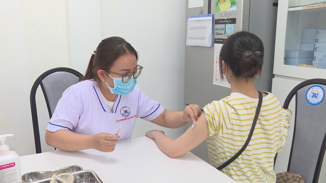 Ca mắc viêm não mô cầu gia tăng: Cần hiểu đúng về vắc-xin để phòng bệnh toàn diện - Ảnh 3.