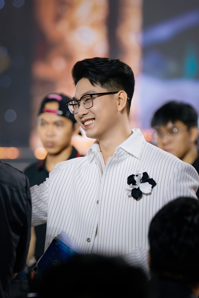 Quán quân The TVFACE Trọng Hiền dẫn dắt đêm Chung kết Miss World Vietnam 2025 - Ảnh 3.