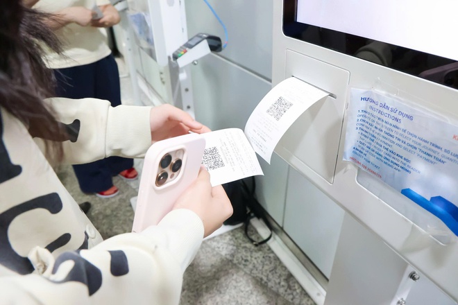 Áp lực giá xăng, sinh viên tìm đến Metro- Ảnh 2.