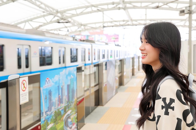 Áp lực giá xăng, sinh viên tìm đến Metro- Ảnh 4.