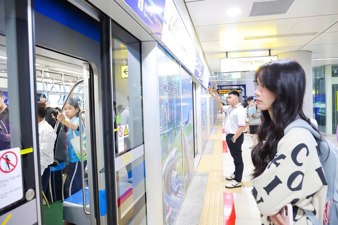 Áp lực giá xăng, sinh viên tìm đến Metro- Ảnh 5.