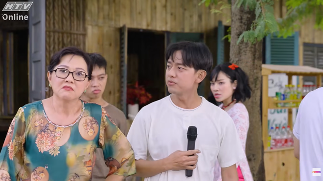 Lẹ không trễ tàu: Diệu kế "gậy ông đập lưng ông" của anh Năm - Ảnh 9.