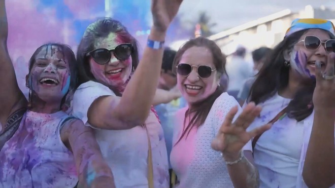 Rực rỡ sắc màu lễ hội Holi truyền thống ở Philippines - Ảnh 1.