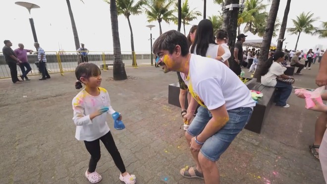 Rực rỡ sắc màu lễ hội Holi truyền thống ở Philippines - Ảnh 2.