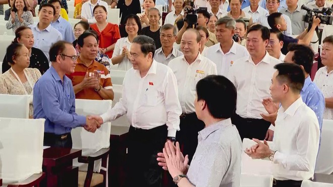 Đoàn lãnh đạo Đảng, Nhà nước tiếp xúc cử tri trên địa bàn TP. Hồ Chí Minh - Ảnh 2.