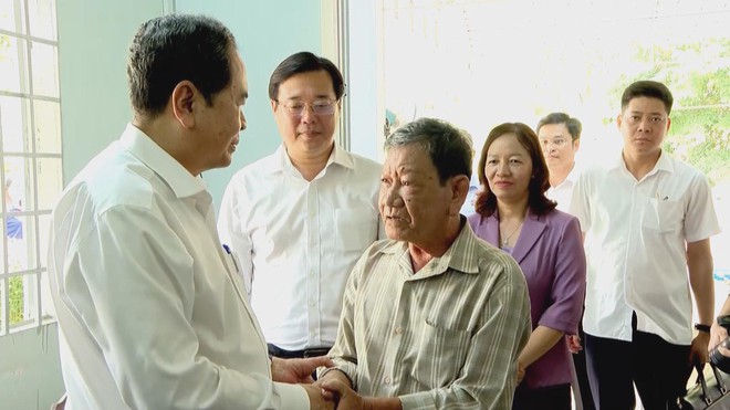 Đoàn lãnh đạo Đảng, Nhà nước tiếp xúc cử tri trên địa bàn TP. Hồ Chí Minh - Ảnh 4.